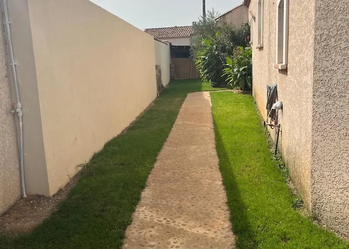 Вилла Le Clos Des Galets *