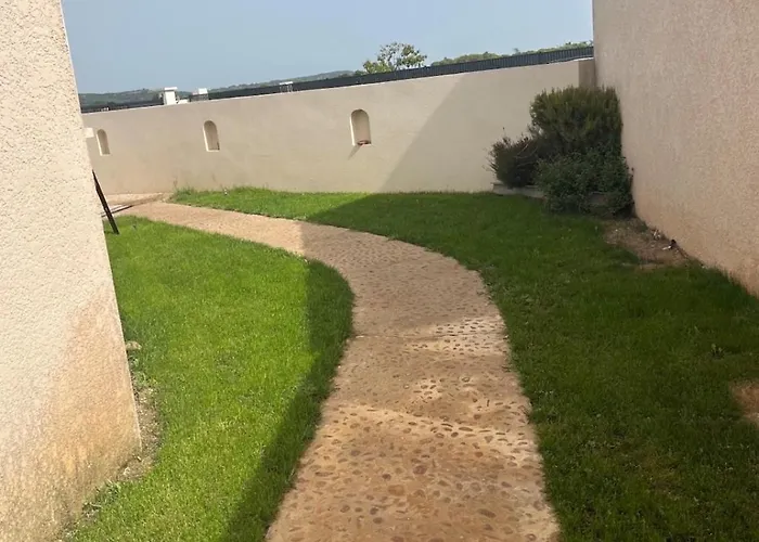 Вилла Le Clos Des Galets *